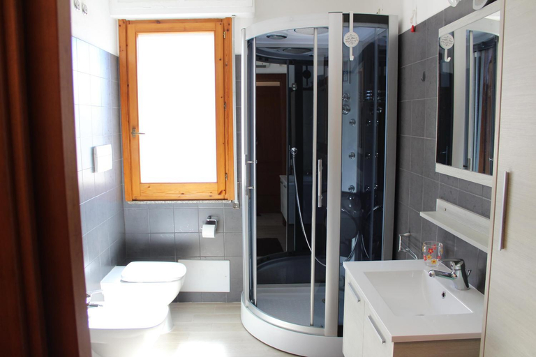 Bathroom 2, POESIS ROOM, Cagliari