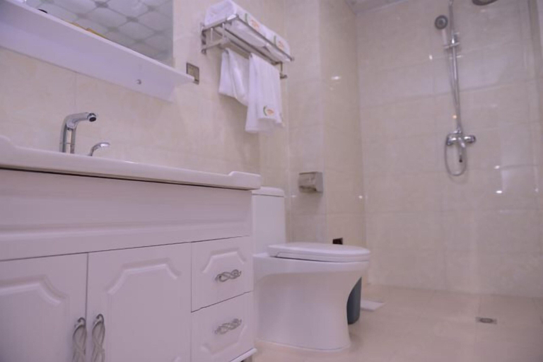 Bathroom 4, Shuangsheng Saifu Business Hotel, Harbin