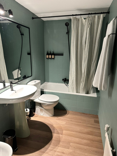 Bathroom, Aparthoteltribunal, Madrid