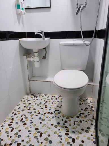 Bathroom 18