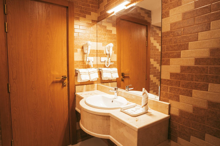 Bathroom 3, Aya Addis Hotel, Addis Abeba