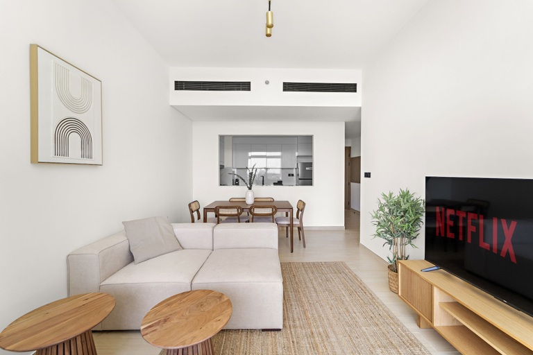 Room 4, Binghatti Emerald - 511 2BD, Dubai