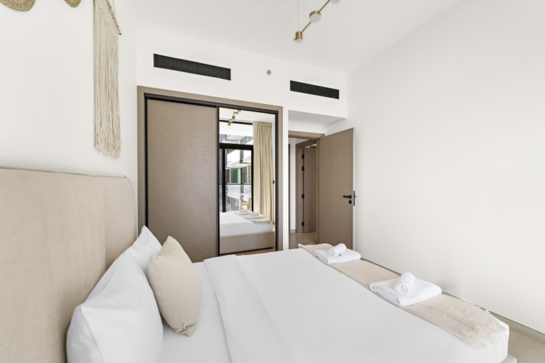 Room 2, Binghatti Emerald - 511 2BD, Dubai