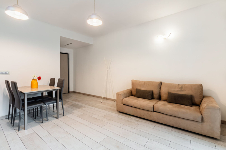 Room 5, Modern and Spacious Apartment With Terrace, Milano