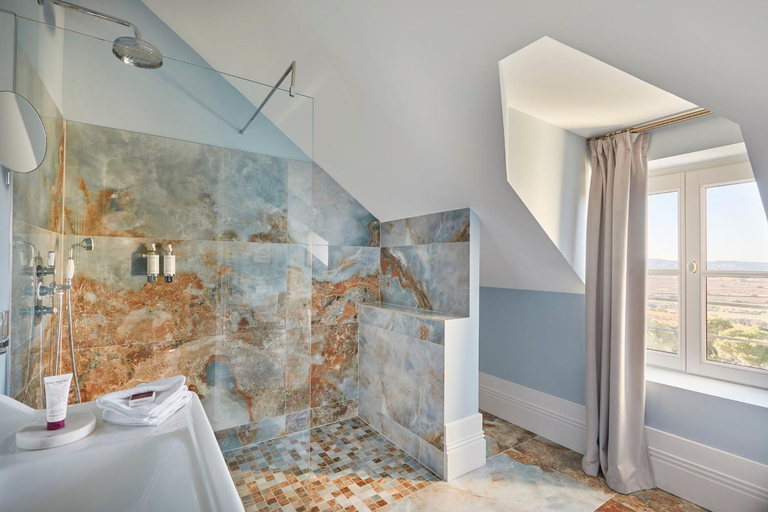 Bathroom 5, Chateau Capitoul, Aude