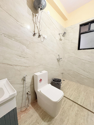 Bathroom 4, Jay Ambey Palace, Jaipur