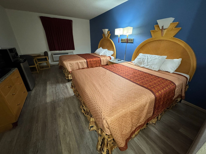 Bedroom 4, express inn, Geary