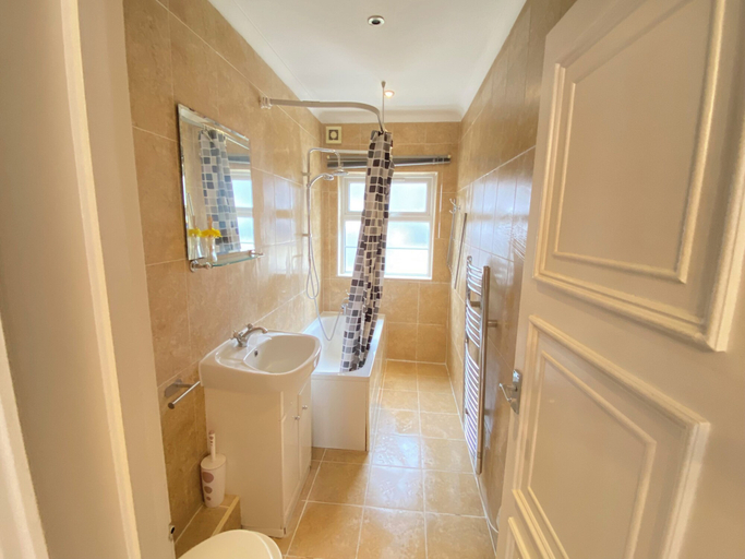 Bathroom, City Centre Chic Apartment in London, London