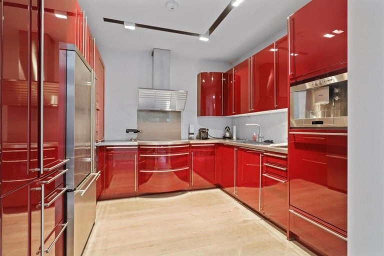 Private kitchen 4, 3 Bed Apartment Sleeps 6 - Pet-friendly, Wi-fi, London