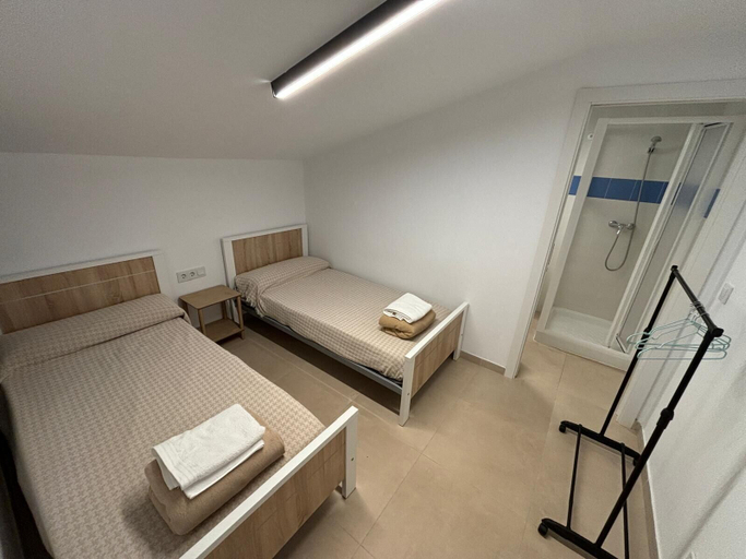 Bedroom 4, Albergue El Muro, Teruel