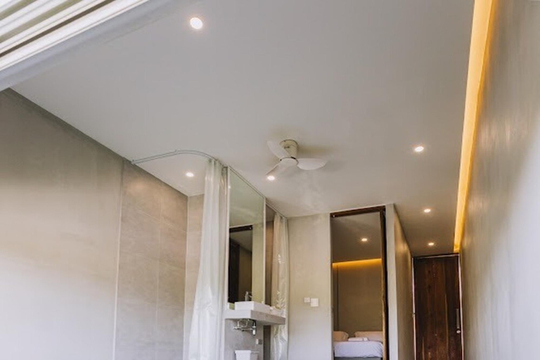 Bathroom 10