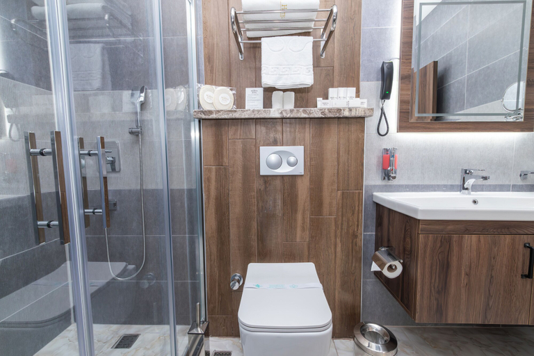 Bathroom 5, Park Dedeman Mersin Marina, Merkez