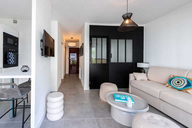 Living area 5, Beautiful Flat With Balcony - 200m From the Beach, Alpes-Maritimes