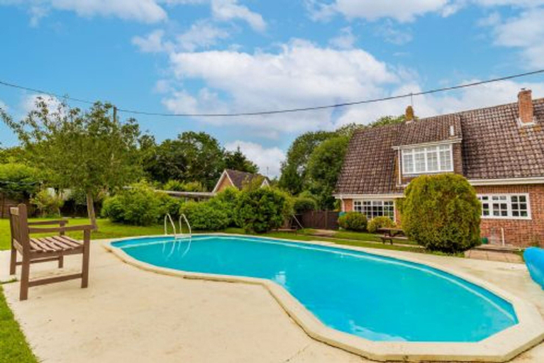 Room 2, Host Stay Alderfen View, Norfolk