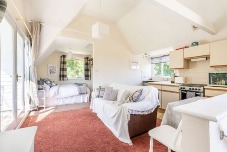 Room 5, Host Stay The Lodge at Alderfen View, Norfolk