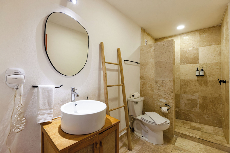 Bathroom 4, Ocean plaza by Zamá Homes, Cozumel