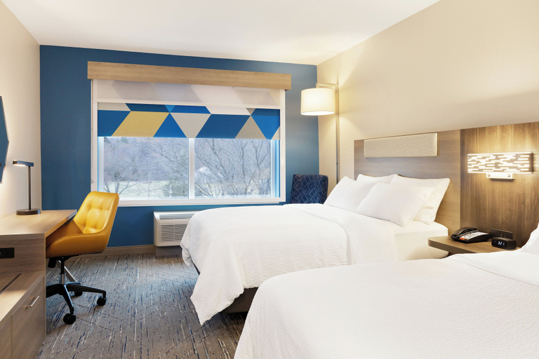 Bedroom 4, Holiday Inn Express BALTIMORE AT THE STADIUMS by IHG, Baltimore