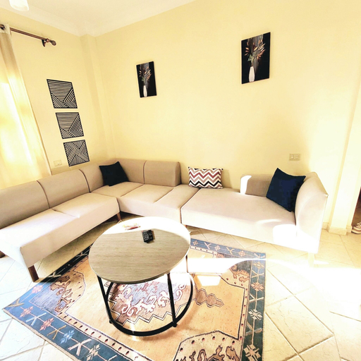 Living area 2, Palm Beach Piazza Beachfront Lovely Apartment, Safaja