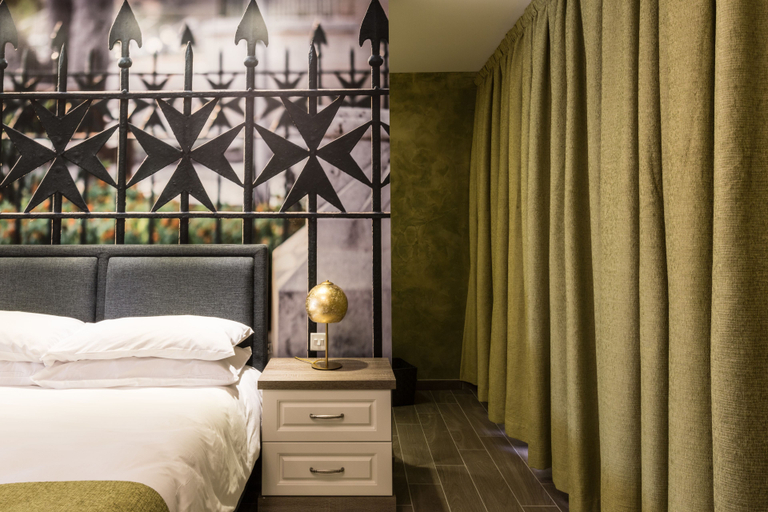 Others 3, Jean De Valette Boutique Living