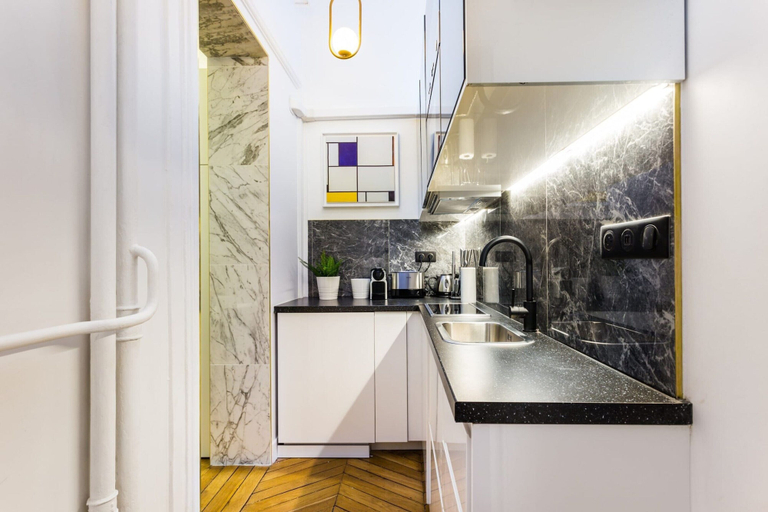 Private kitchen 4, Moderne Apartment - 1br/4p - AC - Champs-elysees, Paris