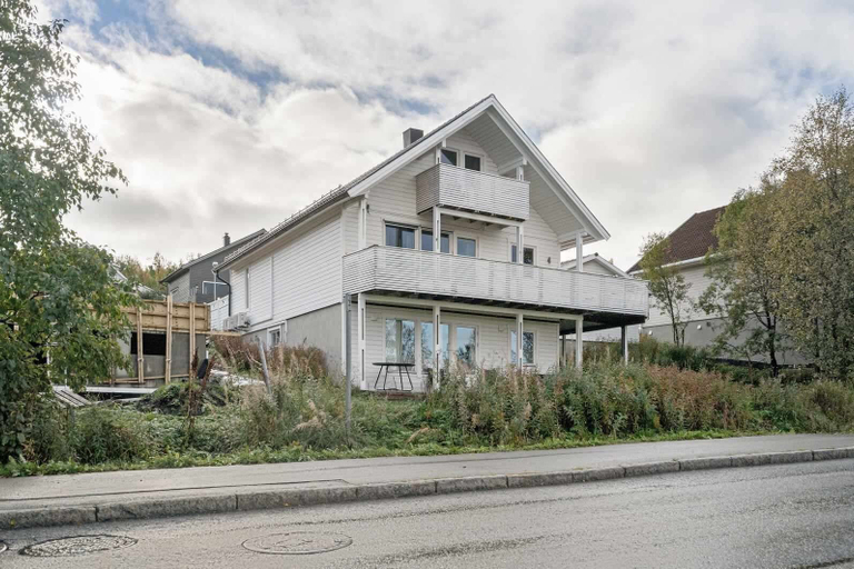 Exterior 2, Lovly 3 Bedroom Apartment With the View of Aurora, Tromsø