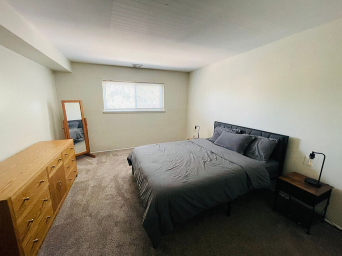 Room 2, Charming 2BR 2B in Elkins Park Parking Pool, Montgomery
