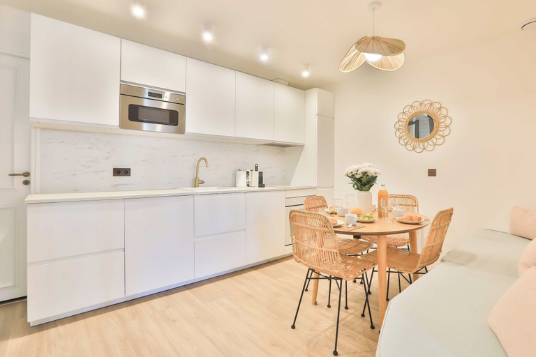 Others 4, Nice 2 bed Flat - Hyper Centre St Tropez, Var