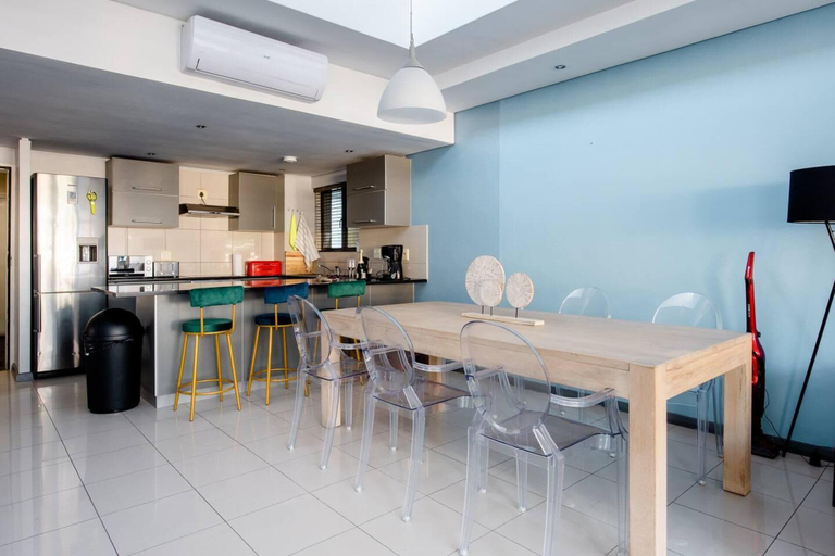 Others 2, Modern 3-bed Apt Designer Touch Mountain Views, City of Cape Town