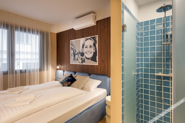 Bedroom 3, SWU Magazine Rooms, Budapesti