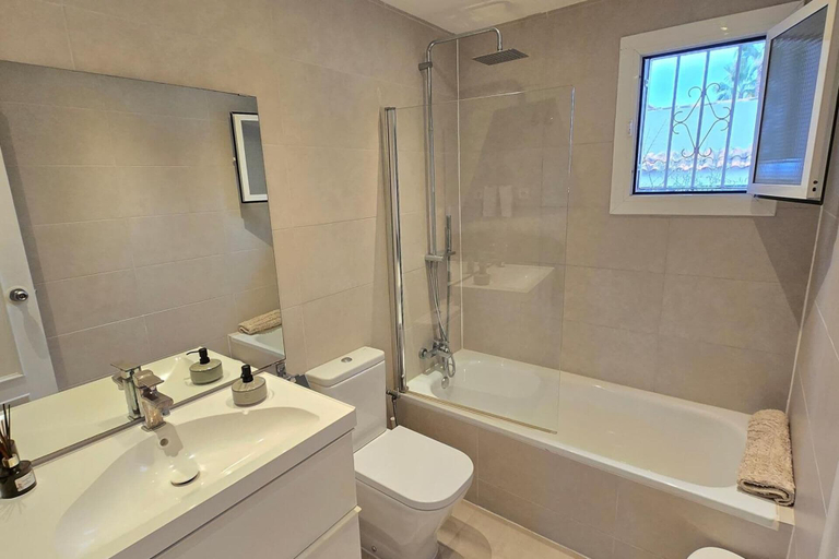 Others 2, 3-bed Villa Sleeps 8 With Private Pool, Alicante