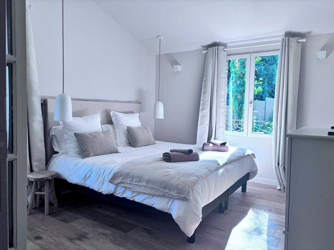 Bedroom 3, Exceptional 5 Bedroom House Near the Beach, Calvados