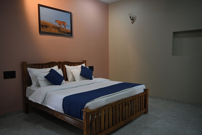 Bedroom 3, Bandhavgarh Tiger Resort, Umaria
