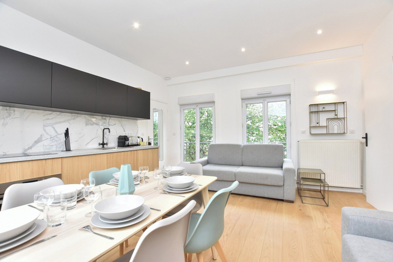 Dining 3, Cosy Apartment - 1br/6p - Place Saint Fargeau, Paris