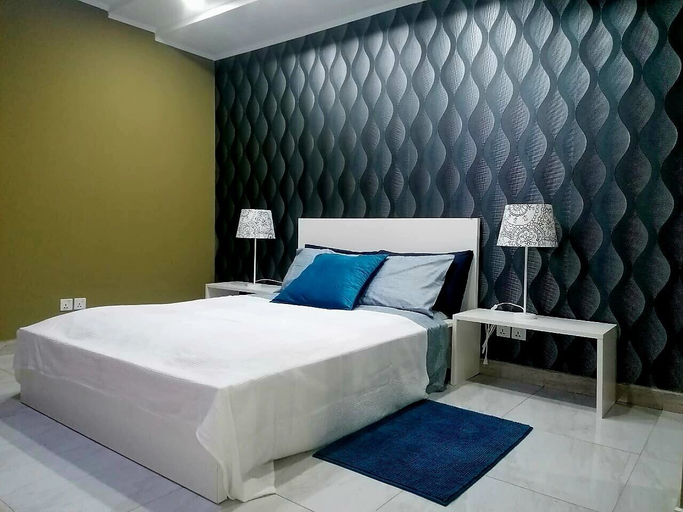 Room 4, Guest House Sleeps 14 With Terrace, Maianga