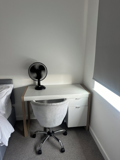 Others 3, Skyview Elegance Luxury Top-floor Retreat, London