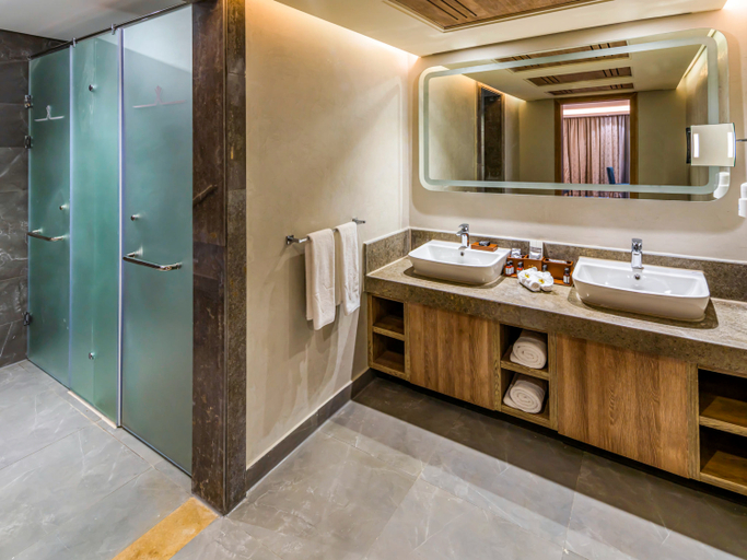Bathroom 3, Rixos Premium Magawish Suites and Villas, Al-Ghurdaqah