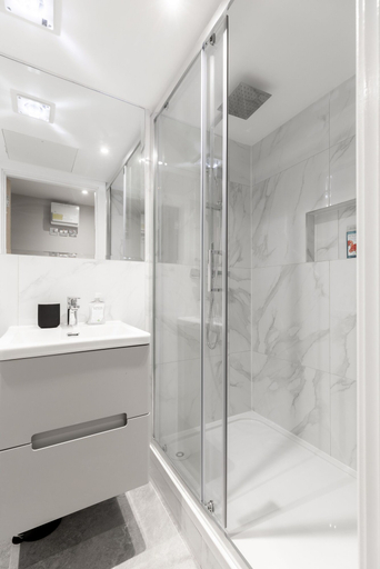 Bathroom 3, Hyde Park Studios , London