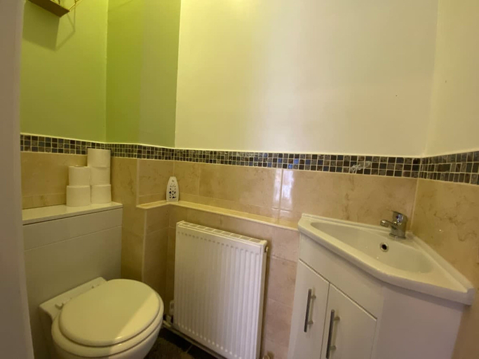 Room 5, Host Stay Cotman Close, Milton Keynes