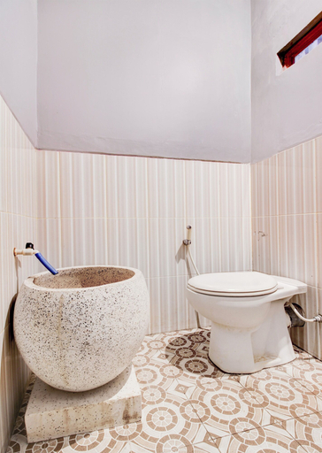 Bathroom 3, Hotel O Maryam Homestay Syariah 2, Bantul
