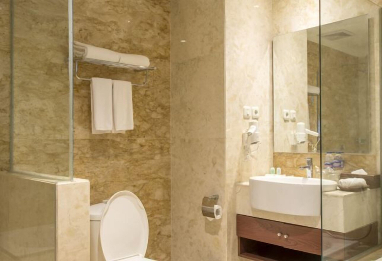 Bathroom 23