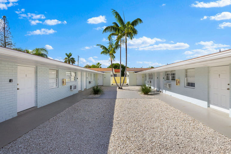 Exterior & Views 1, Sunset Inn - Hallandale Beach, Broward