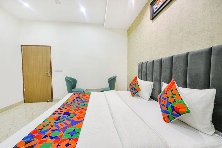 Bedroom 3, FabHotel Kavya Inn, Faridabad