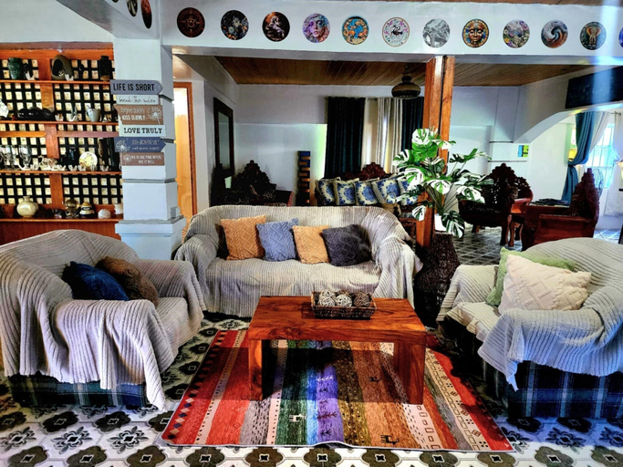 Interior 3, 3 Bed House - Sleeps 20 - Pets - Pool - Garden, Aringay