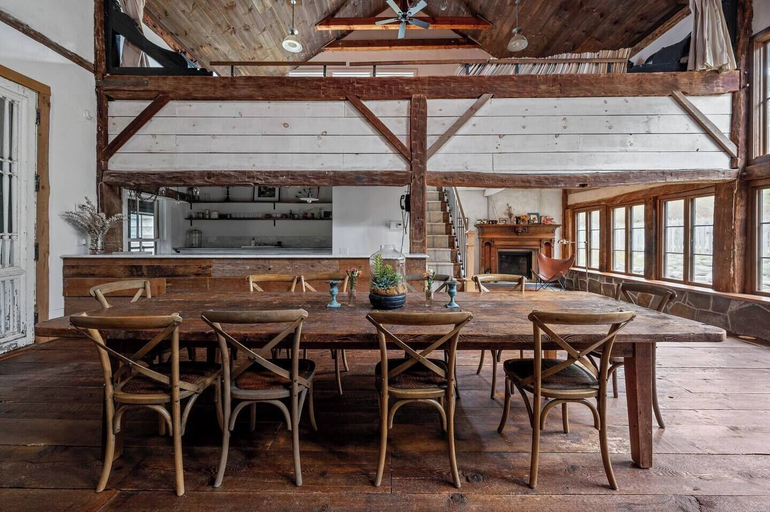Room 3, Renovated Grand Woodstock Barn, Ulster