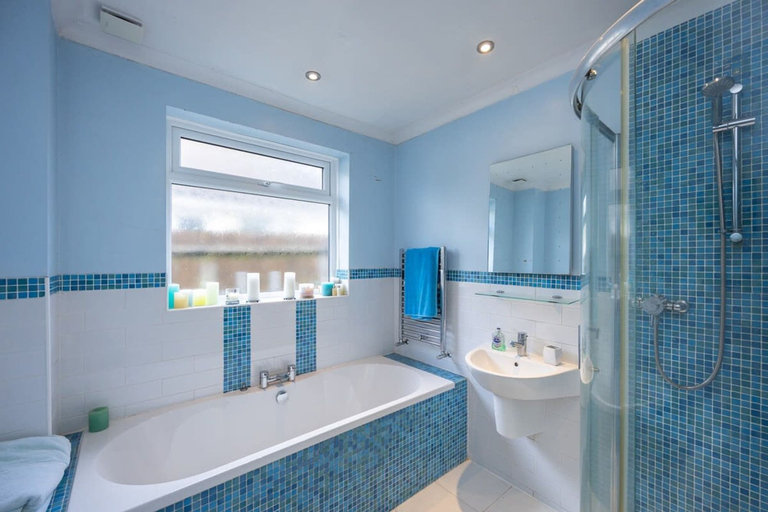 Room 3, Host Stay Downs Valley House, East Sussex