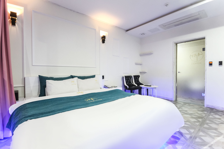 Bedroom 2, Muan Jjak Hotel, Muan