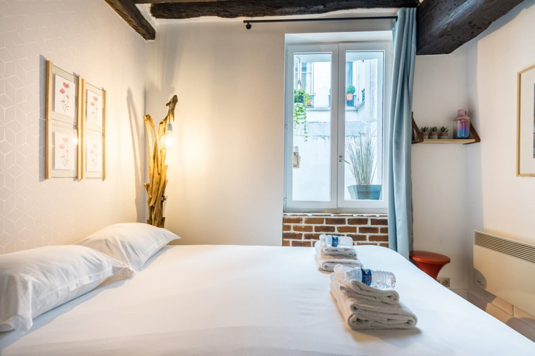 Room 5, Chic apartment with patio - 2BR/6P - Le Marais, Paris