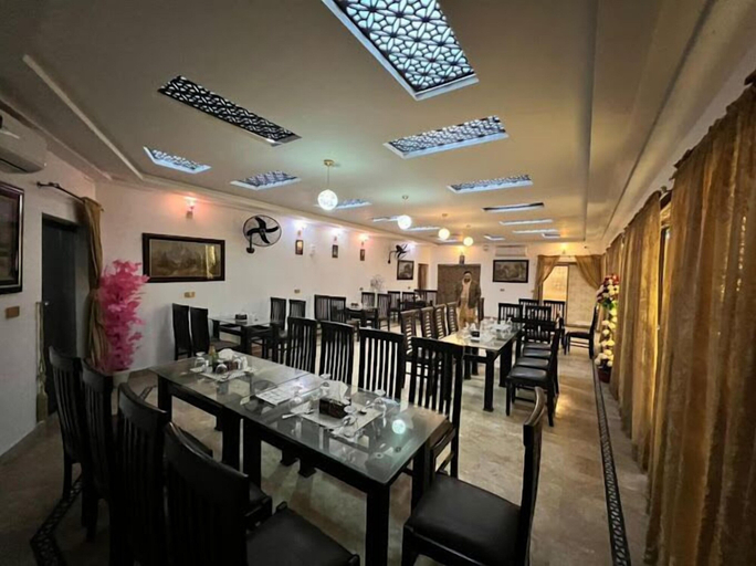Food & Drinks 5, Arabian fuels and food services, Bahawalpur