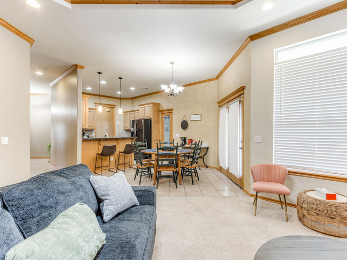 Room 2, 5-bedroom With 6 Beds for Social Gathering, Oklahoma