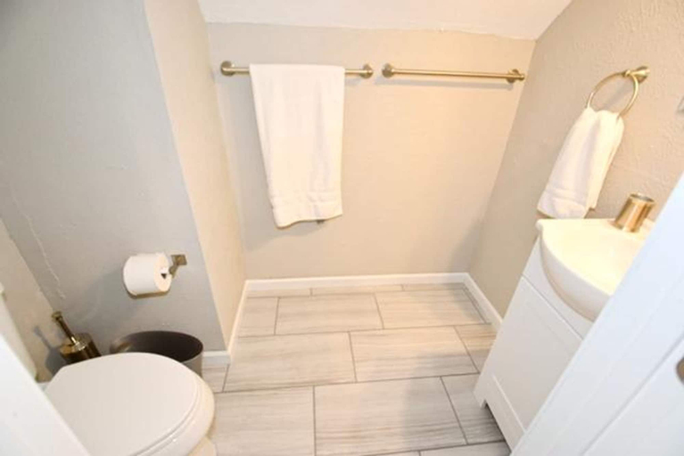 Bathroom 4, Walk to Notre Dame 3 Bedroom 1 5 Bath Home 717, Saint Joseph